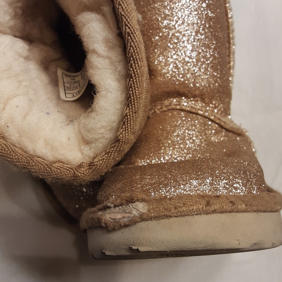 UGG - Picture 4 of 6